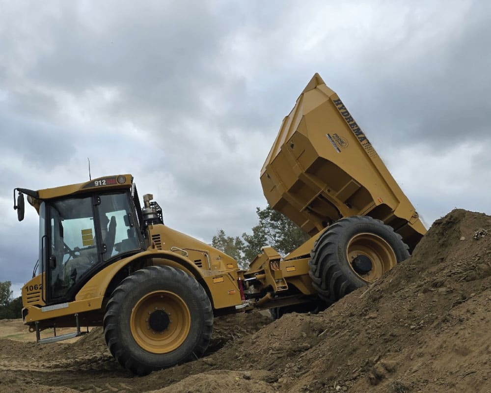 prime-equpment-hydrema-912-blog-post-for-moving-large-earth-and-dirt
