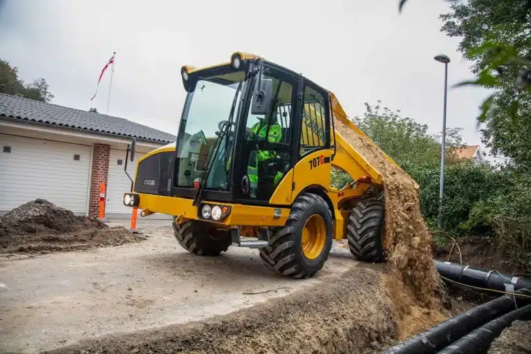  hydrema-707-dumper-unload-sideways